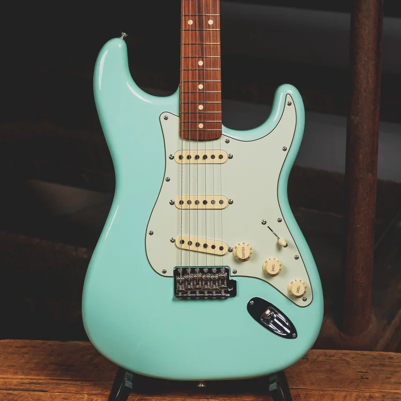 2019 Fender Vintera 60’s Stratocaster Electric Guitar Surf Green w/ OGB – Used